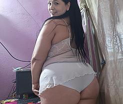 cloe_tits_very